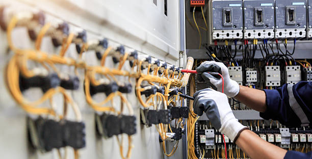 Professional Electrician technician working in Mooreland, OK